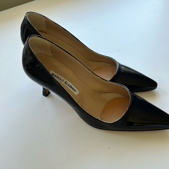 Manolo Blahnik Navy Patent Leather Pumps - Picture 1 of 4